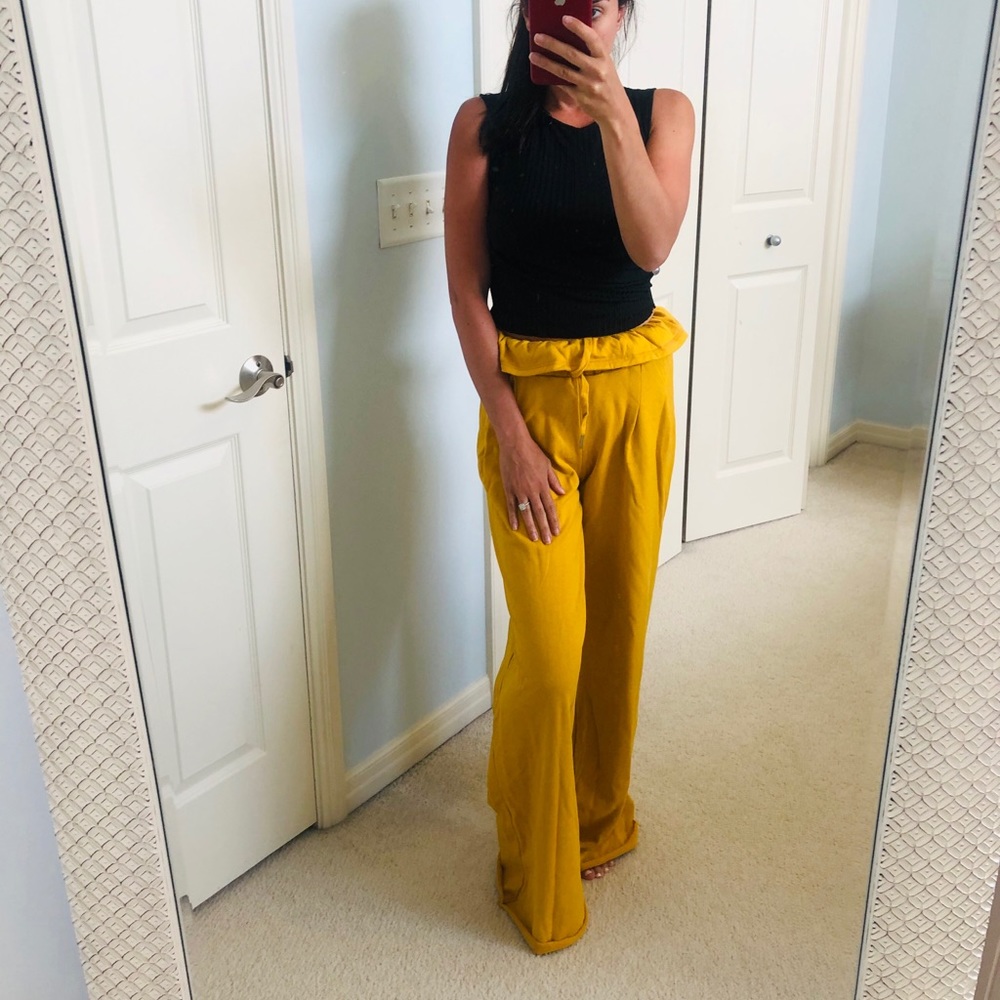 💛NWT- Yellow paper bag waste wide leg pant💛